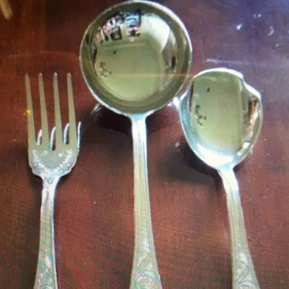 (SOLD)🎉HP🎉 Premium 51 Piece Italian Flatware Set, Service for 12 + Serving Set - Picture 5 of 16